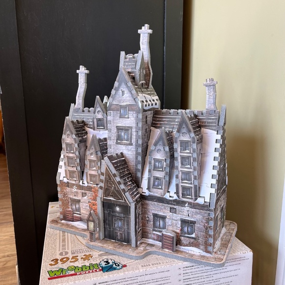 Harry Potter Hogsmeade Wrebbit 3D Puzzle - Picture 3 of 5